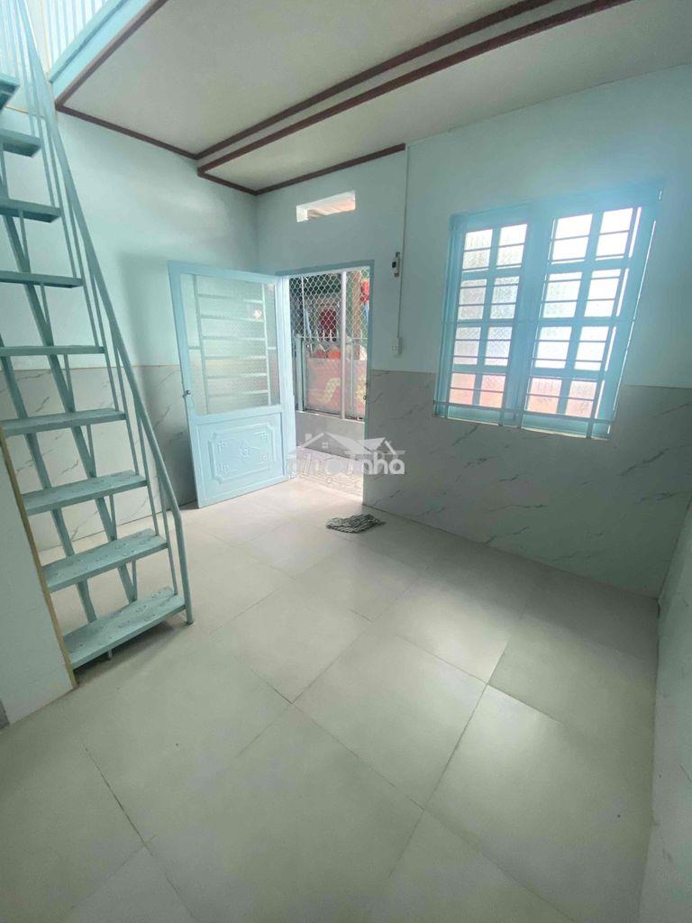 Cho thuê phòng trọ 1 trệt + 1lầu+bancol nhà bè chỉ 2.2tr