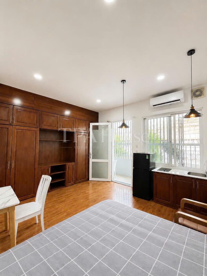Cho thuê studio xvnt – ban công siêu rộng – cách đh ngoại thương 500m