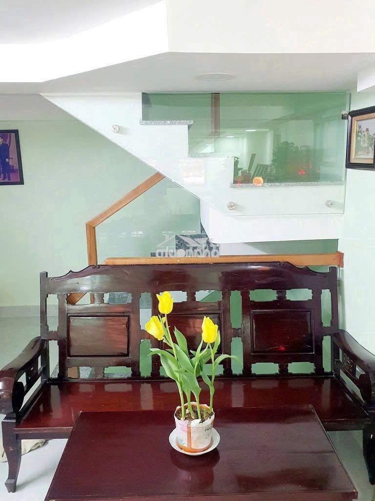Nhà 2 phòng ngủ 3x8 nguyễn đình chiểu. đủ nội thất