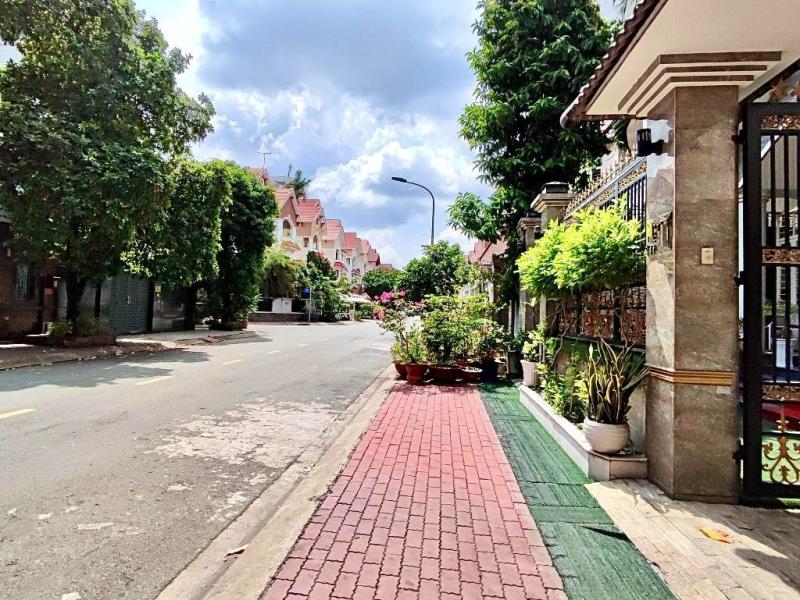Biệt thự - kdc him lam - đường số 24 – bình chánh – dt: 12.5 x 20 (250 m2) - 49 tỷ