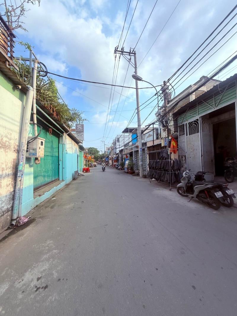 Chỉ nhỉnh 3 tỷ bán gấp nhà cấp 4 gần trần văn mười hóc môn 96 m² shr