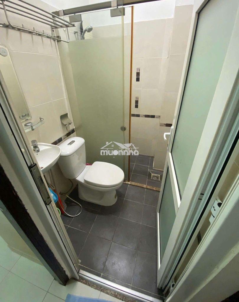 🏠🏠 Quận 10 nhà nguyên căn nguyễn tiểu la gần 3/2 💲 giá 15 triệu
- 4
