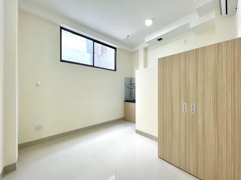 Phòng mới full nội thất cửa sổ trời giá sinh viên ngay bùi đình túy gần ngã tư hàng xanh các đh lớn