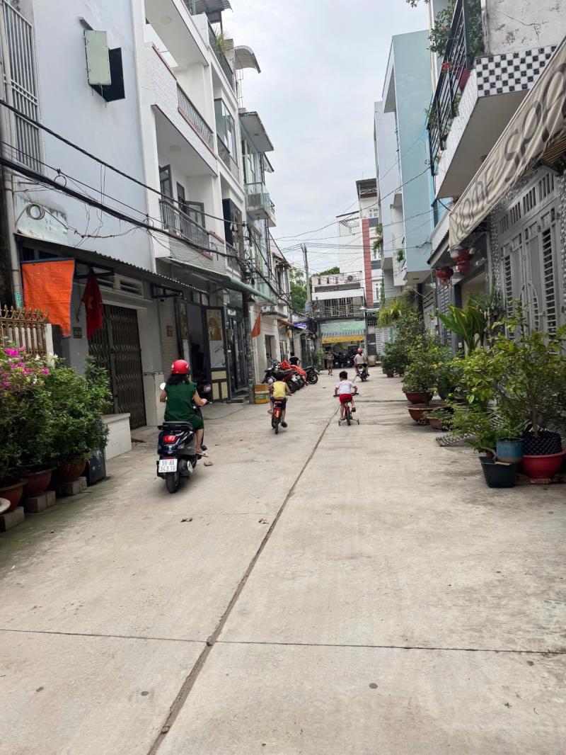 Kiot kinh doanh, ở đều được | nằm ngay lê trọng tấn