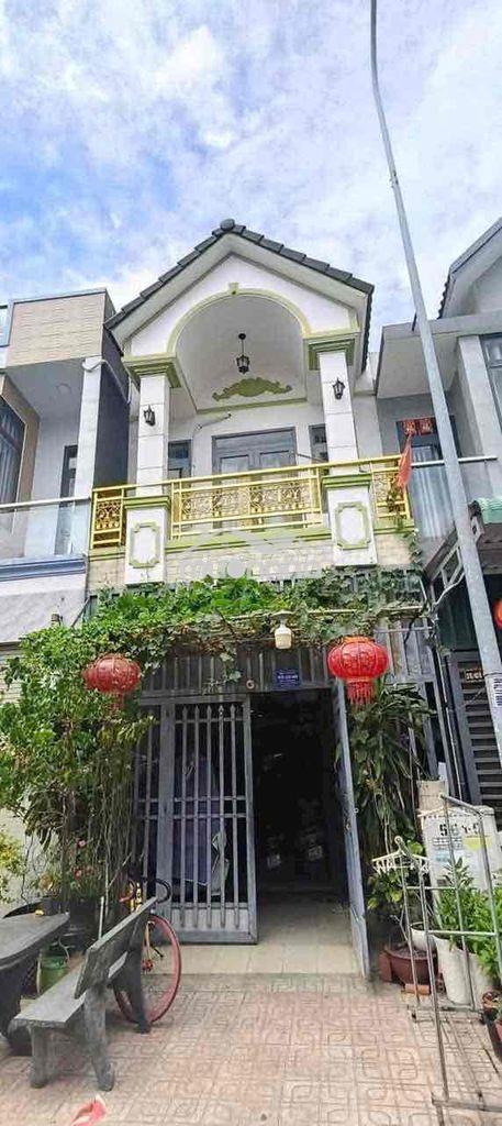 Nhà trệt lầu phú hồng thịnh 8 chủ ngộp cần bán gấp