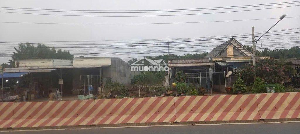 Đất mặt tiền đt 744 - 4