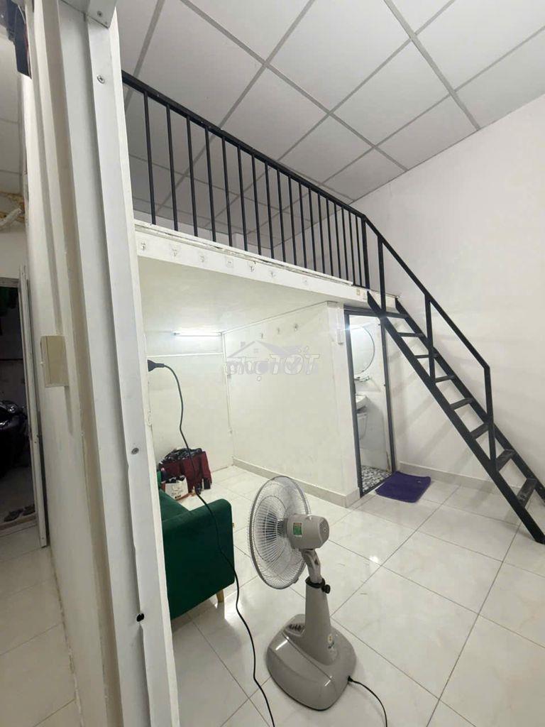 Cho thuê phòng. 1 phòng ngủ có gác, tách 1 phòng bếp.full nt,tầng trệt - 4