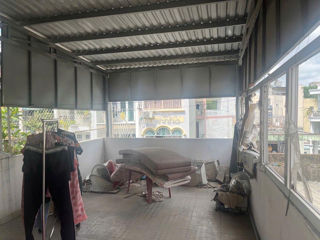 Nhà khu ẩm thực sầm uất q3 - 2