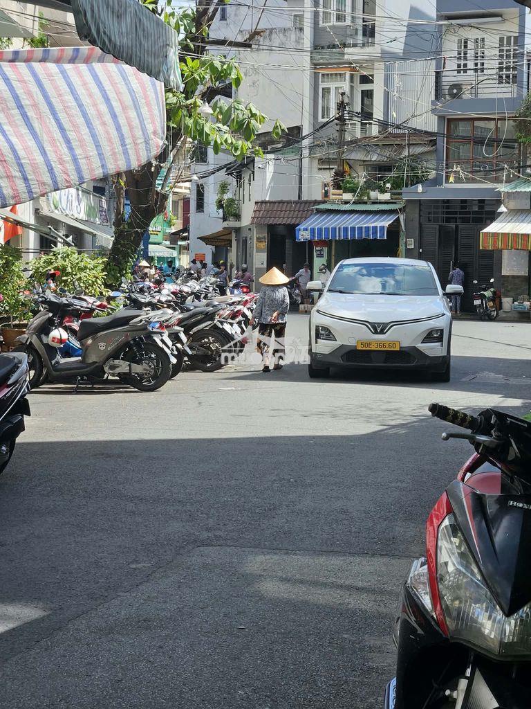Nhà mới cực đẹp 4 tầng – xe hơi ngủ nhà - huỳnh văn bánh phú nhuận