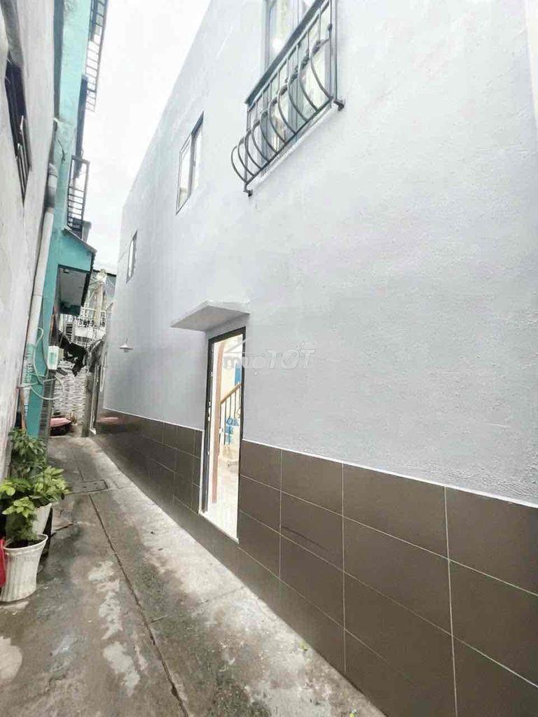 Nhà đẹp đoàn văn bơ quận 4