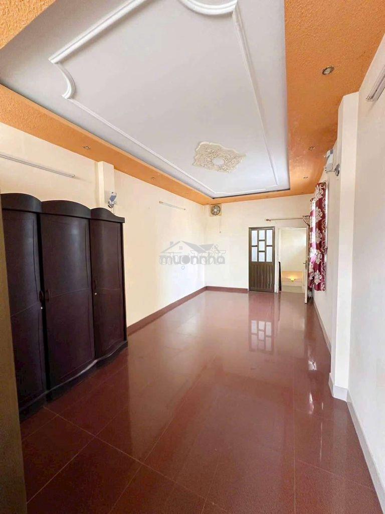 4 phòng ngay vòng xoay phú lâm