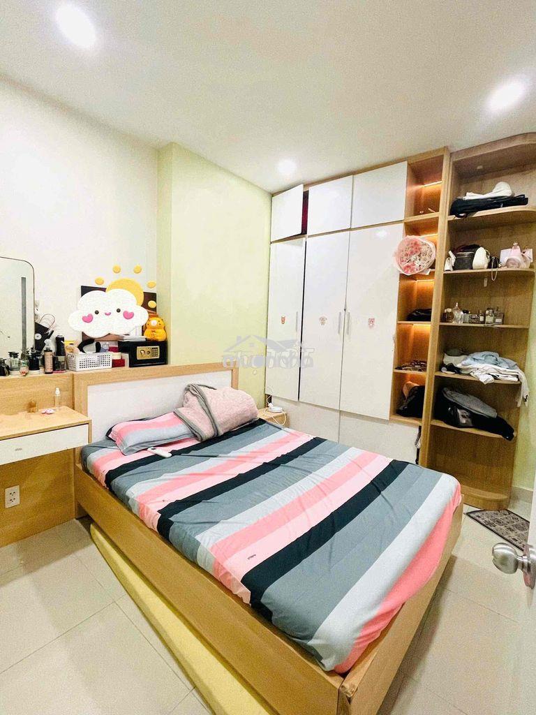 Bán nhà có hỗ trợ vay; topaz parc mall q8; 2pn2wc tặng nội thất
