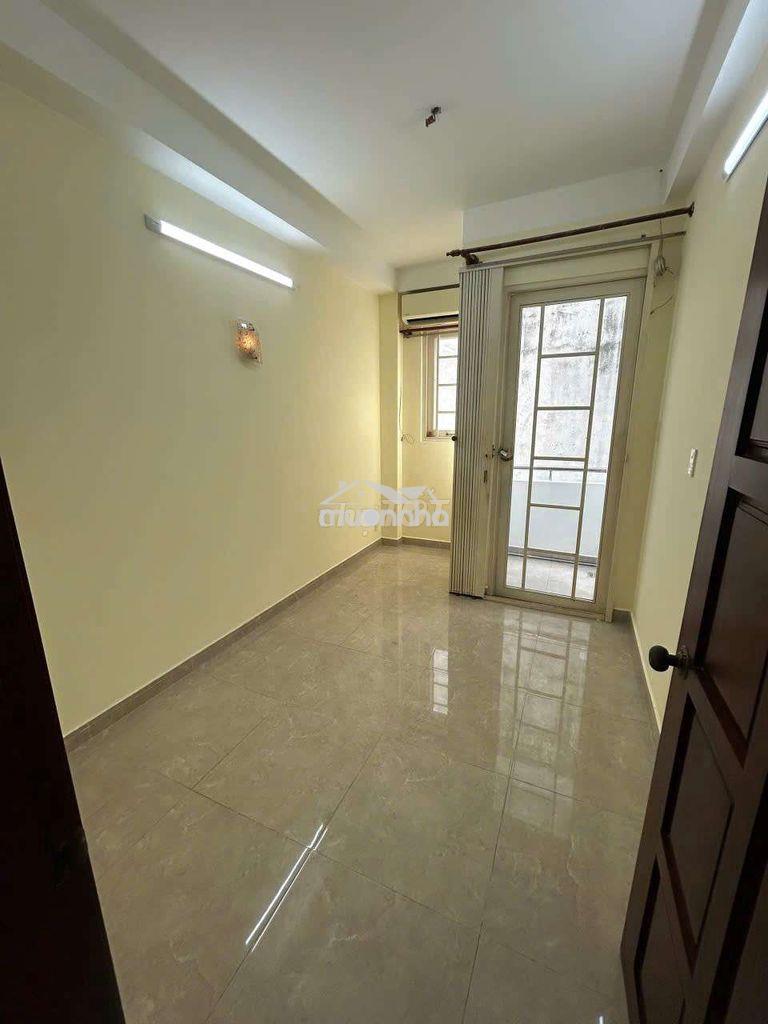 Nhà 2pn, 3wc, dtsd 96m2, 11tr. q1