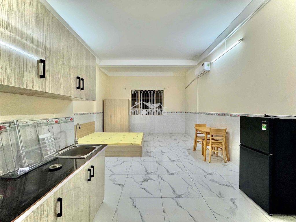 Căn hộ cao cấp full nội thất - cửa sổ trời - ngay ngã tư bốn xã - 4