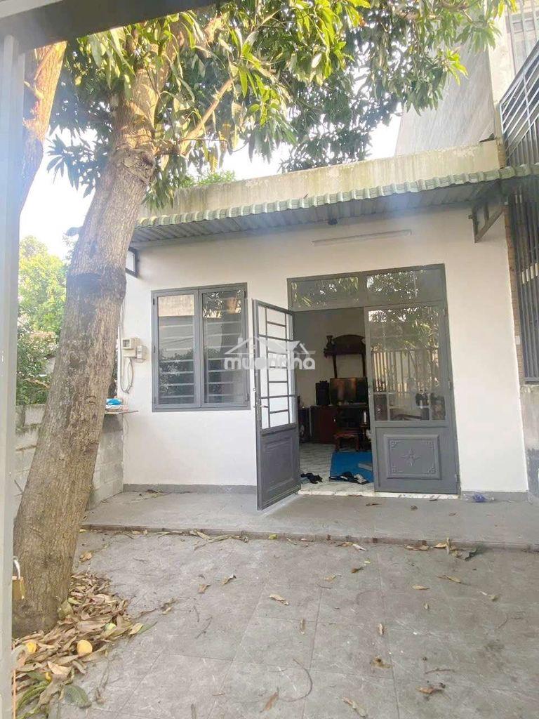 Nhà sửa mới sân rộng