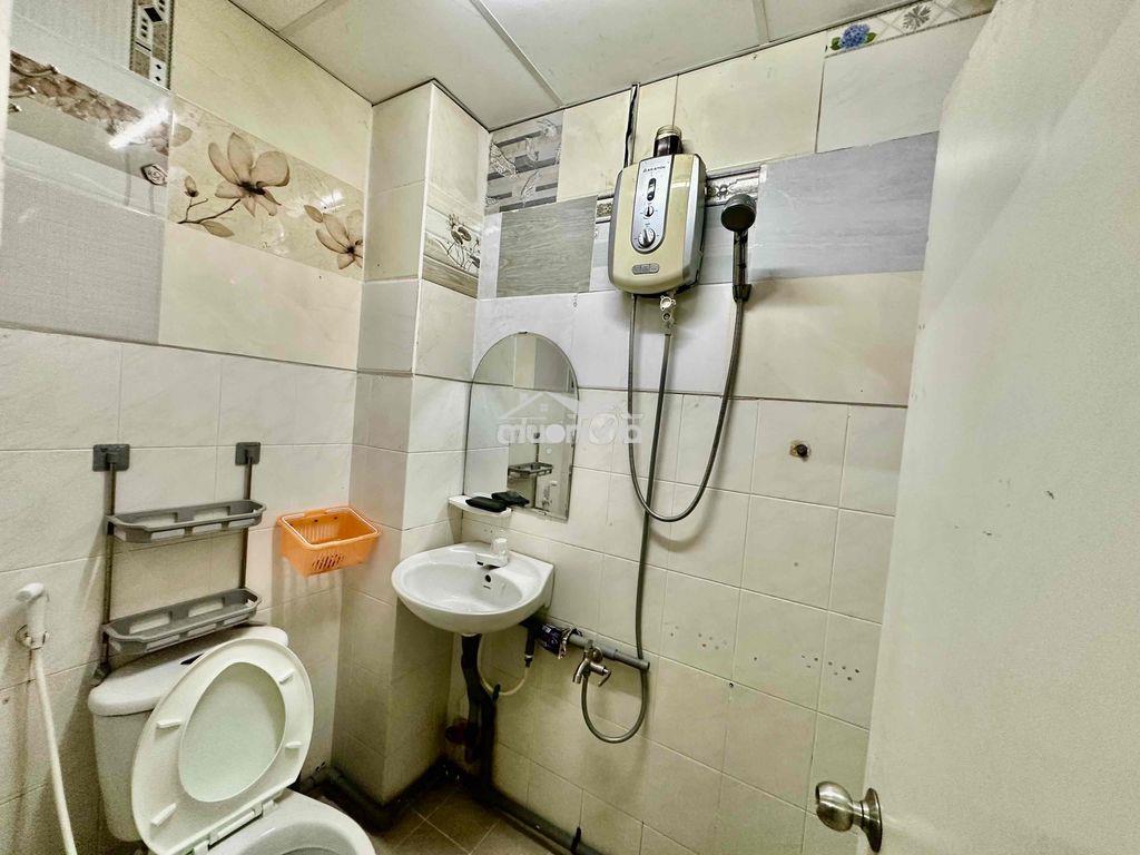 Rẻ - phòng lớn full nt - cộng hoà - trường chinh - giá 4tr5 - 4