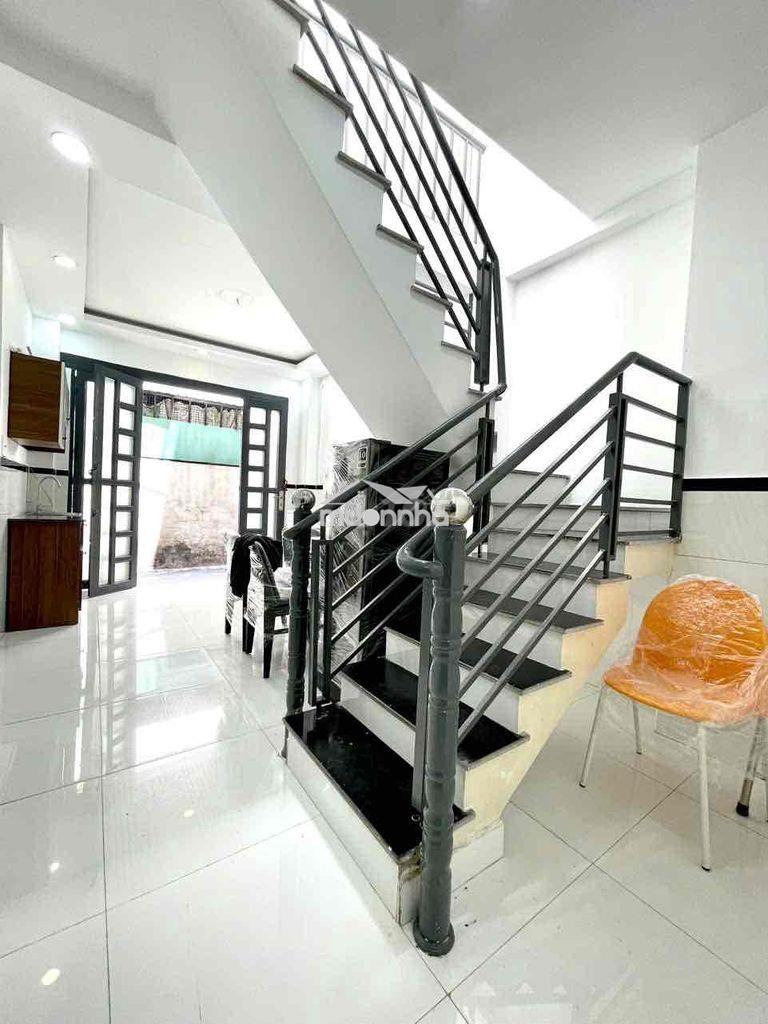 Nhà nguyên căn 3pn đường nguyễn trãi quận 5 cho thuê
