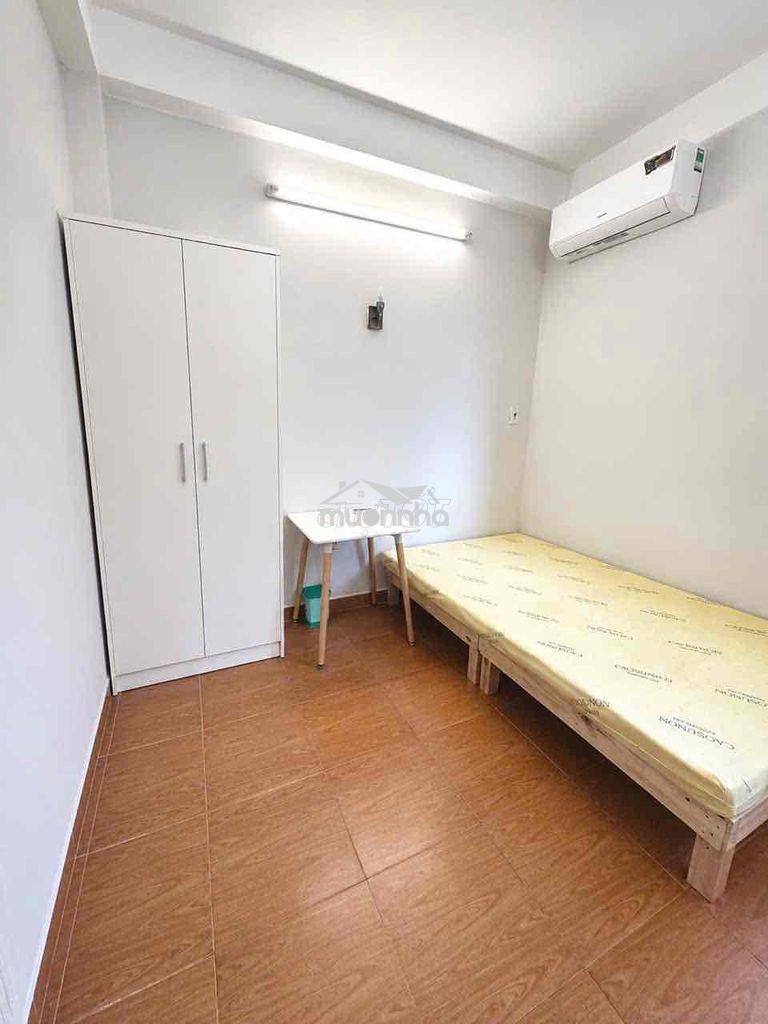 Phòng cửa sổ lớn wc riêng nt cơ bản - 3