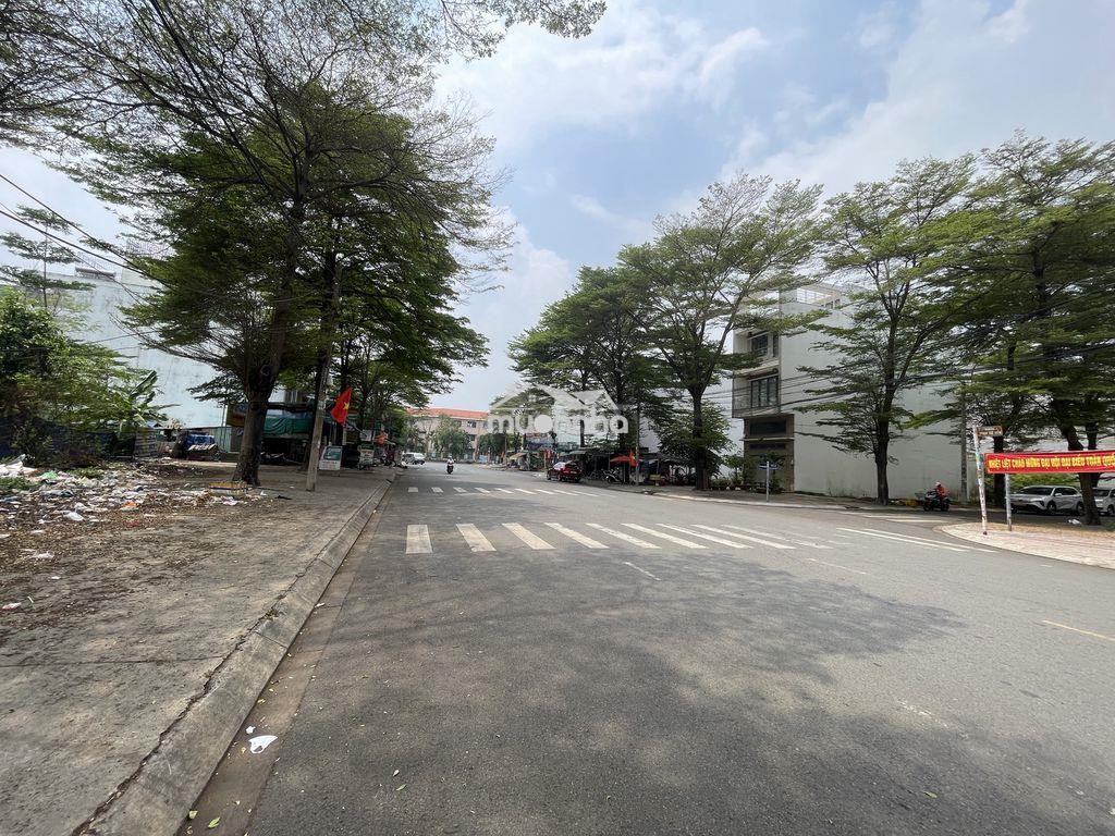 Một cặp góc mt đường phạm thế hiển đường 30m 240 m2, rất tiện kd - 2