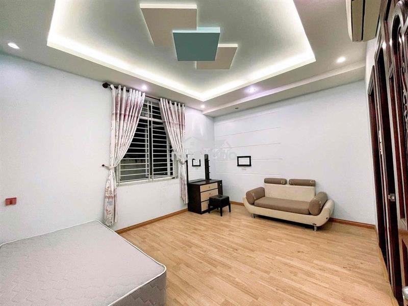 Chdv rộng, ban công,free xe đậu được ô tô