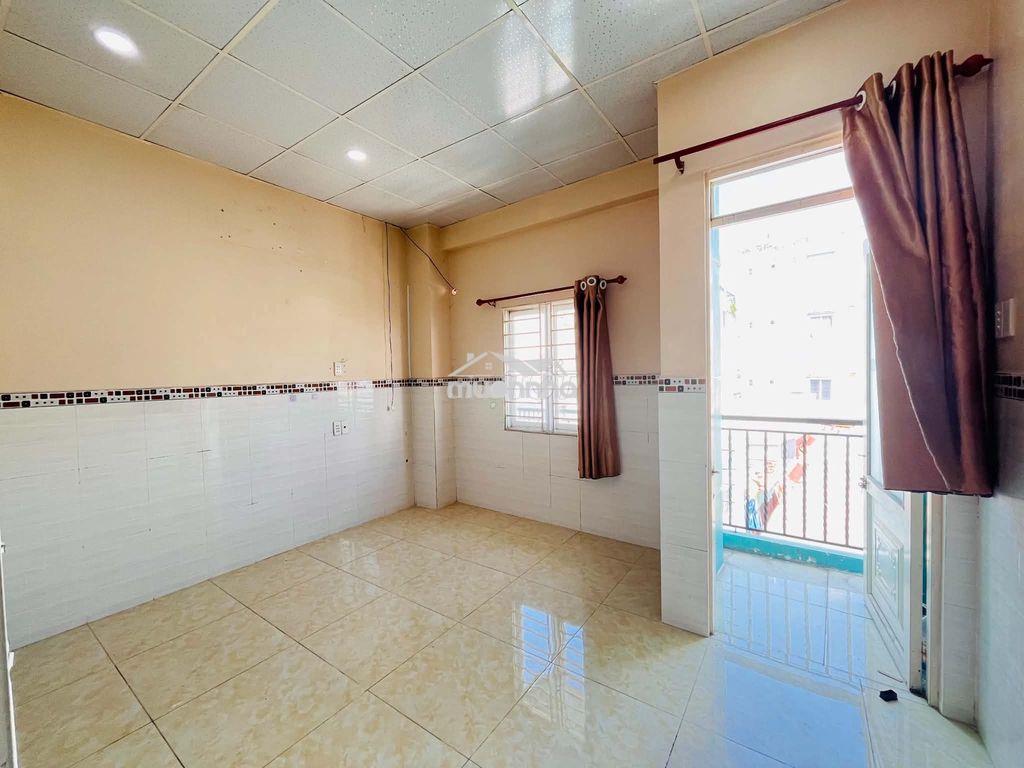 Bùi văn ba q7- 3 lầu đúc- 22m2 ngang 4,2- chỉ 3 tỷ nhỉnh - 2