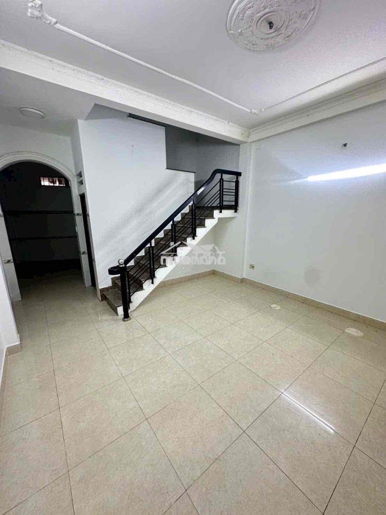 Cho thuê nhà trệt lầu hẻm oto đ.339, phước long,