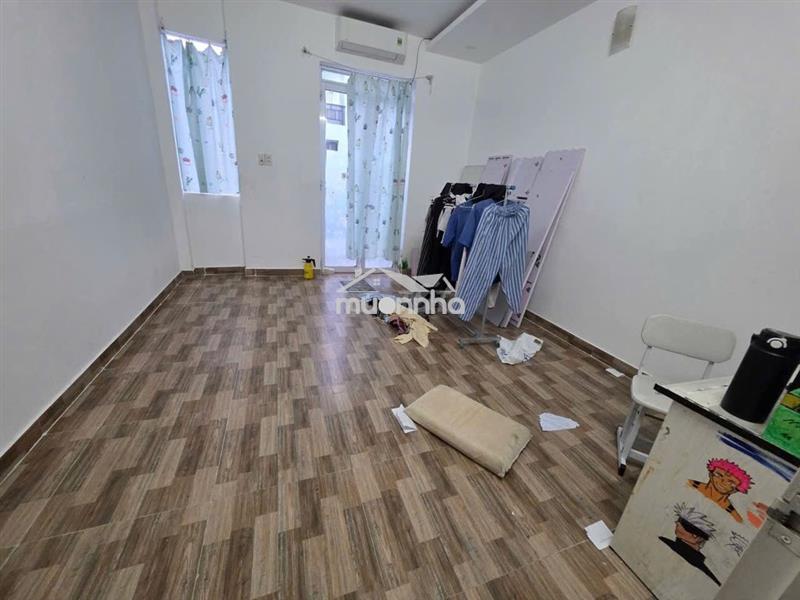 Cho thuê nhà nguyên căn đường lê văn lương hẻm xe tải 4pn 3wc giá 8tr