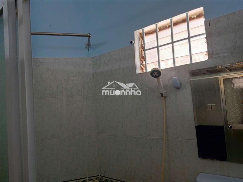 P lầu 2 , cửa sổ có gác,wc riêng,q5,q10,q1, gần nhiều trường đại học
