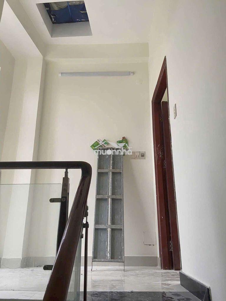 Cho thuê nhà nguyên căn mặt tiền .lê văn việt . quận 9 - 4