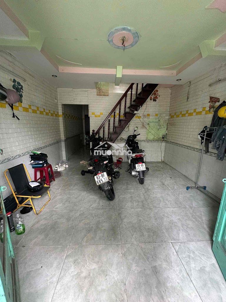 Cho thuê nhà 2/ ngắn đường vĩnh lộc gần chợ hẻm bê tông có 3p ngủ