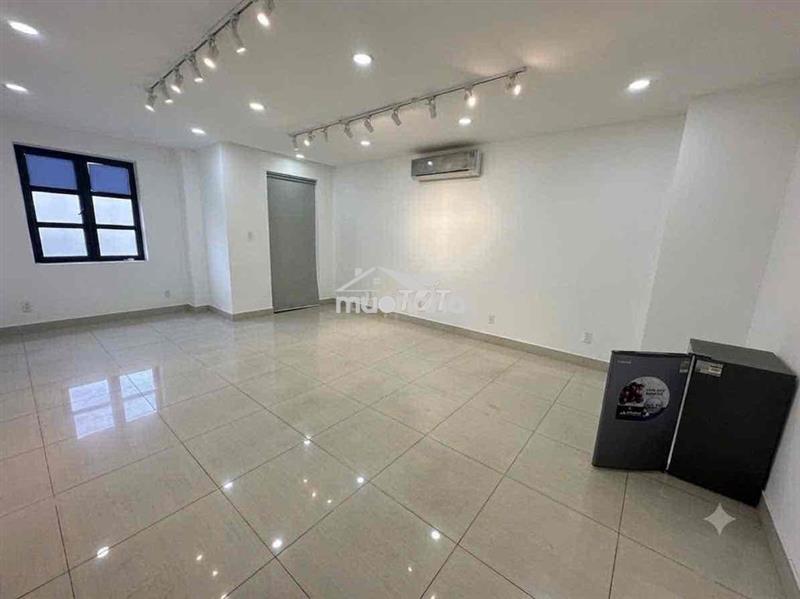 Cho thuê nguyên sàn 100m2 có 2phòng 2máy lạnh giá 10triệu