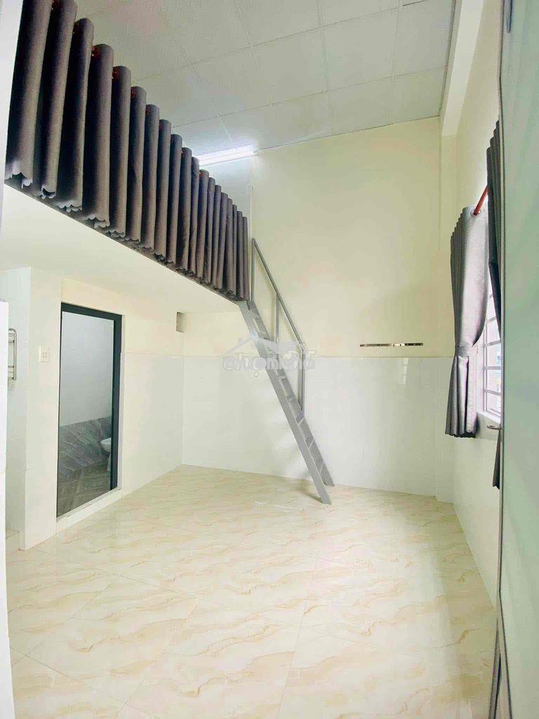 Phòng mặt tiền có ban công nhà bè - 4