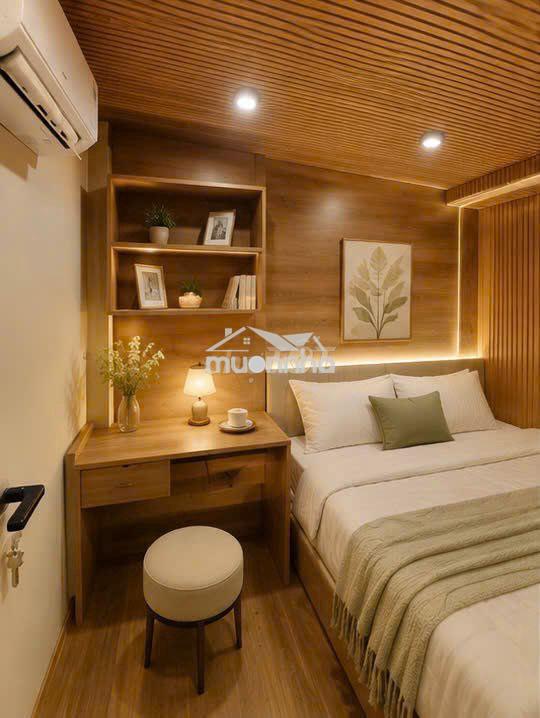 Nhà đẹp ở ngay lạc long quân–full nội thất – 41m² - chỉ 5 tỷ