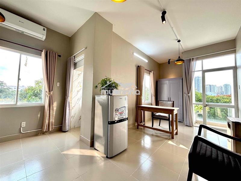 Phòng full nt 4cửa sổ ban công gần đh tdt ou rmit tnmt gần phú mỹ hưng