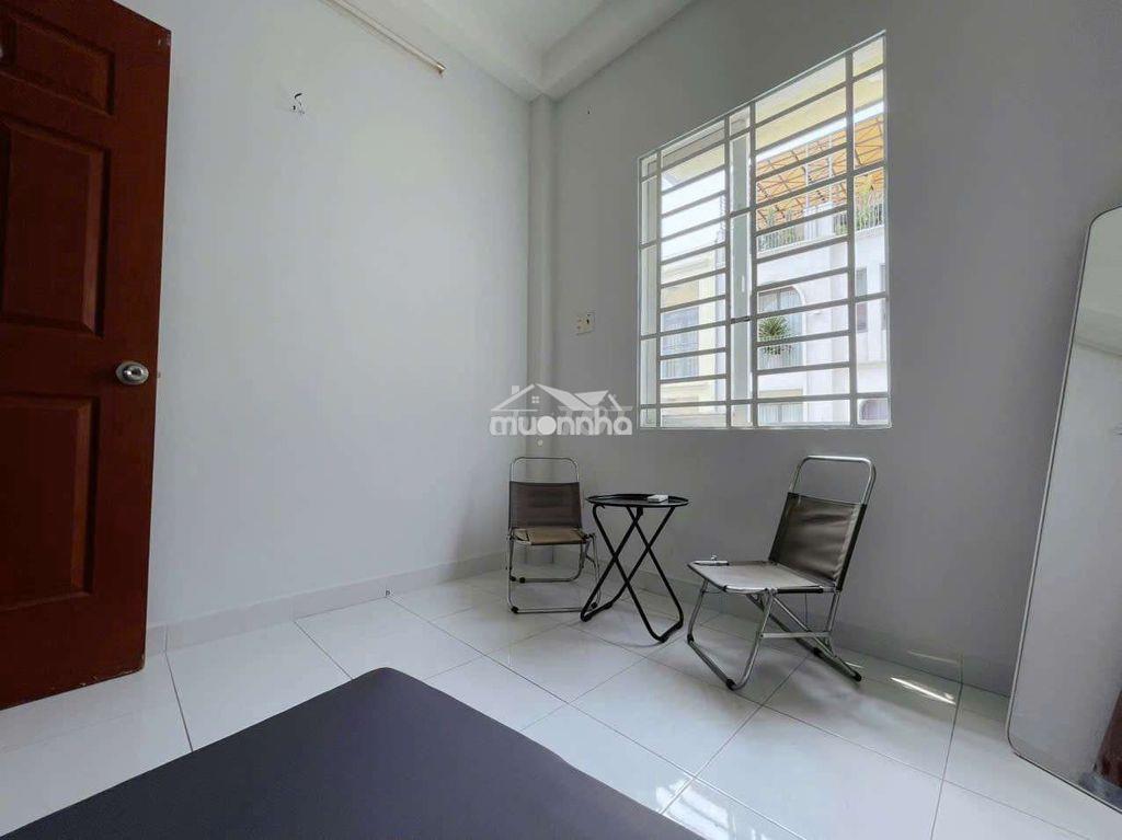 Cho thuê căn hộ 2pn ban công lớn ngay cổng sau đại học văn lang cs3 - 4