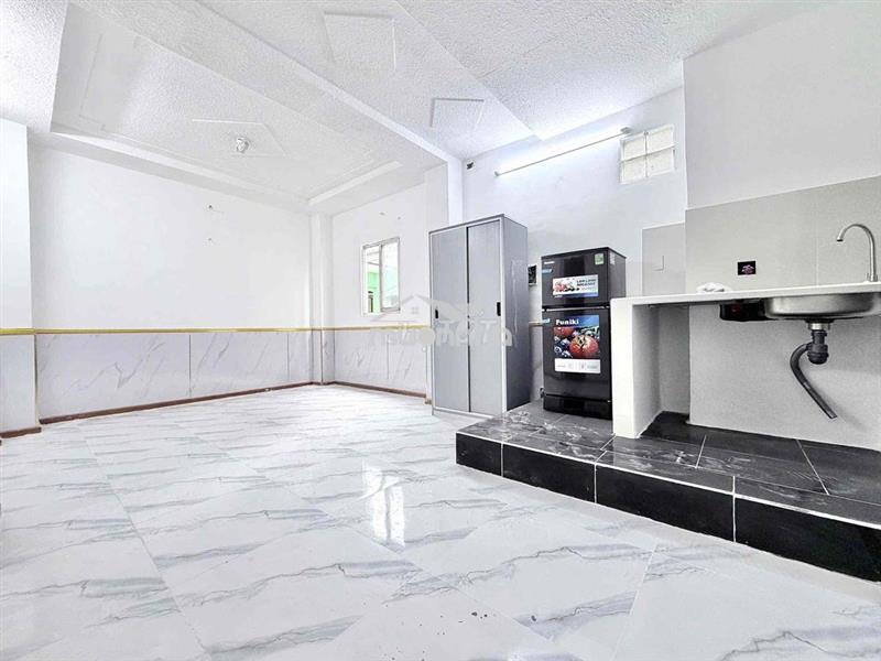 Phòng studio full nội thất - cửa sổ trời gần ngã tư 4 xã