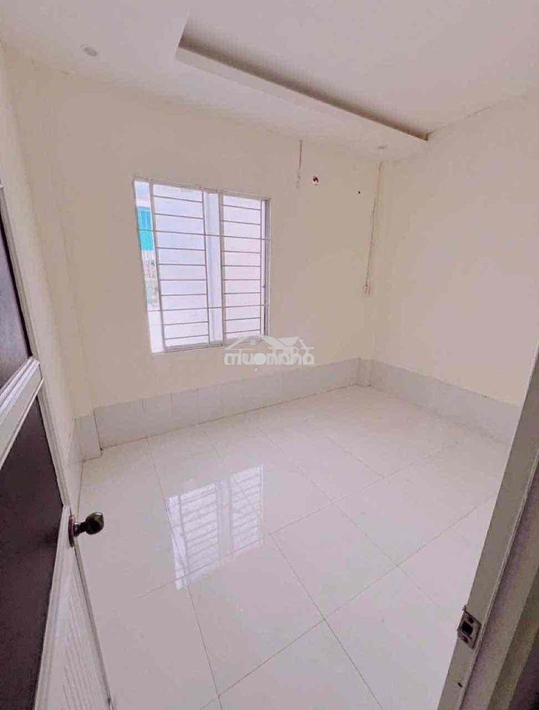 Cho thuê nhà hxt cộng hoà 4x10 1 trệt 1 lầu 2pn 2wc - 3