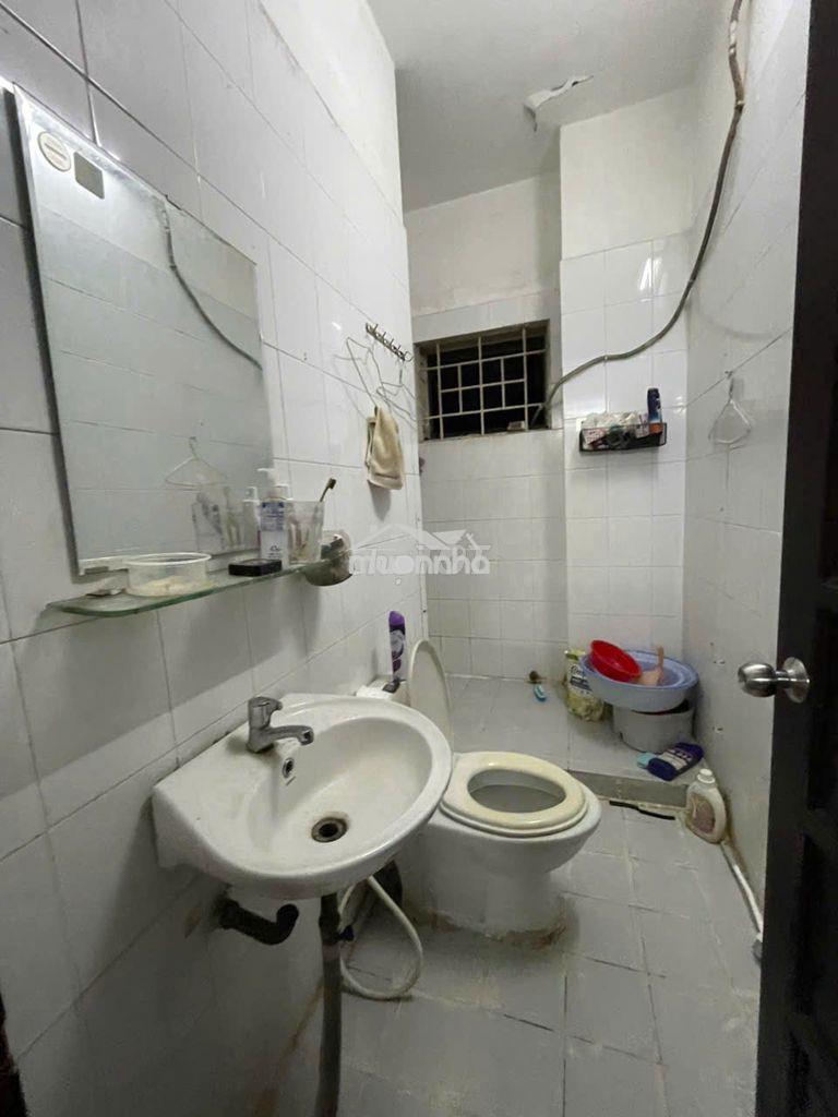 Cho thuê chung cư khiêm khải đường hoàng kim giao q8 thang bộ lầu 2 - 3