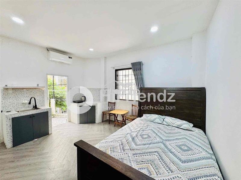 Cho thuê căn hộ bancol full nội thất rộng 25m2 ngay công viên tao đàng