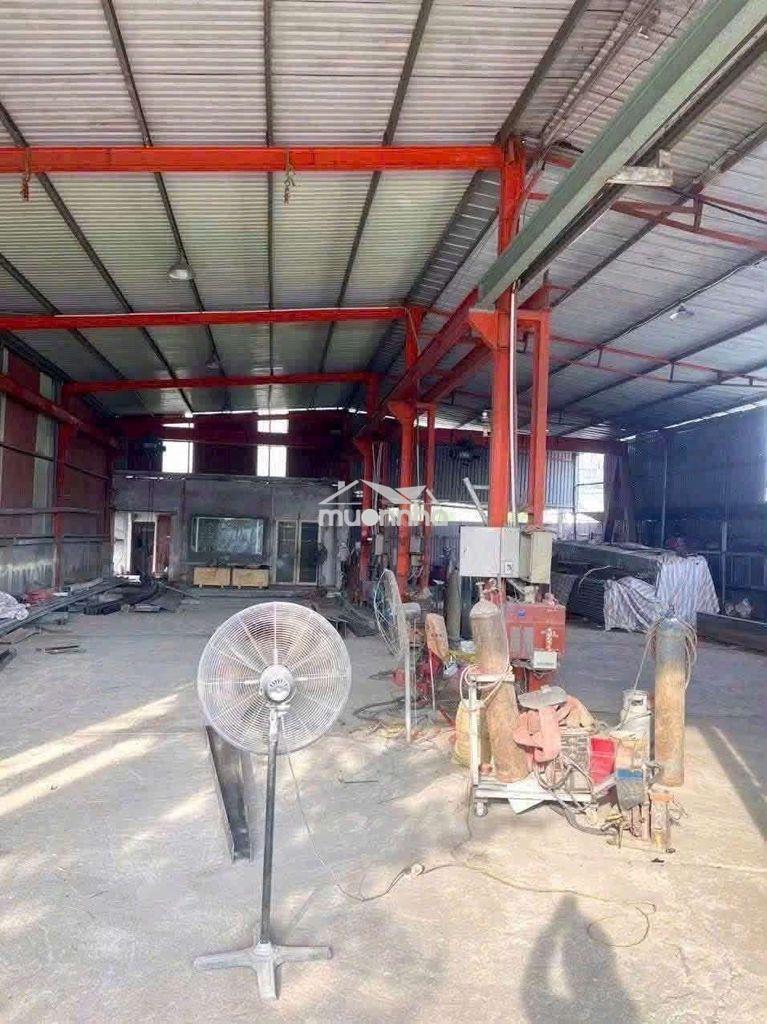 Xưởng dĩ an 500m²/35tr sẵn 2 cẩu trục điện 3fa sản xuất