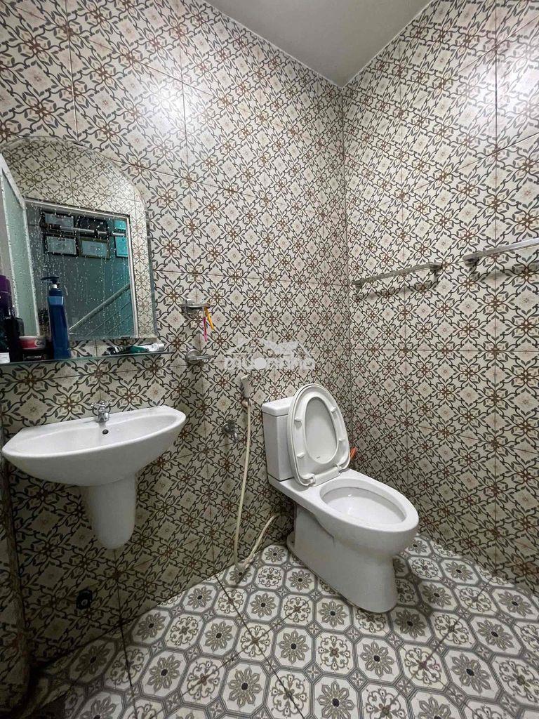 Cho thuê nhà hxh gần sân bay 3,6x11 kết cấu 1 trệt 1 lầu 2pn 2wc - 2
