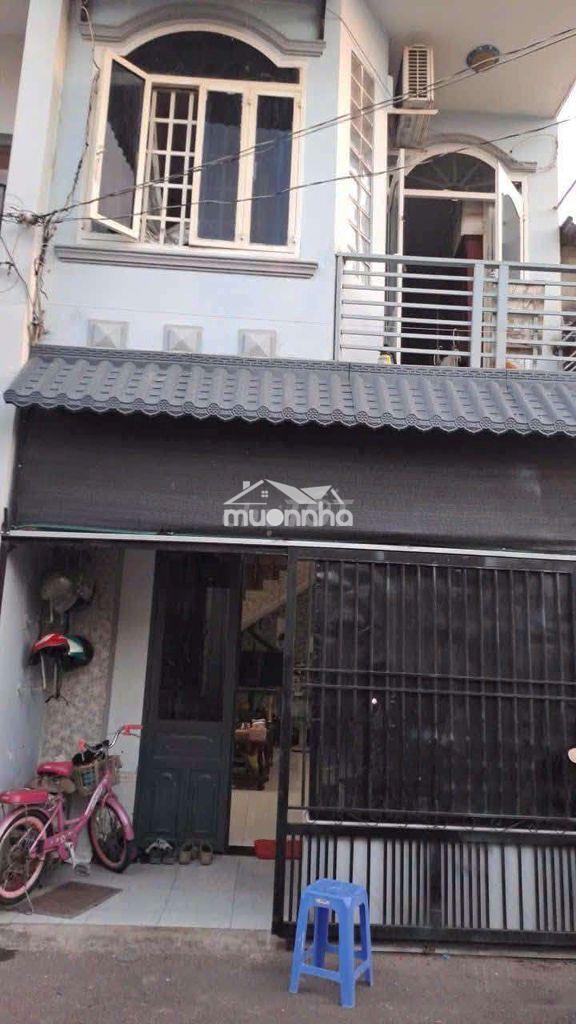 Nhà lầu full nội thất gần cong viên nước dĩ an