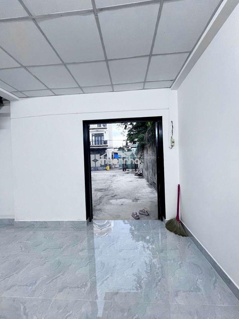 Nhà có sân rộng 100m2, 1trệt 1lầu 7,5x23m 3pn 3wc ở, vp, kho, cây cảnh - 3