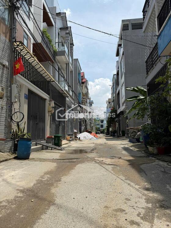 Hơn 6 tỷ nhà 4 tầng 4pn hẻm xe hơi lã xuân oai, gần vinhomes q9 - 2