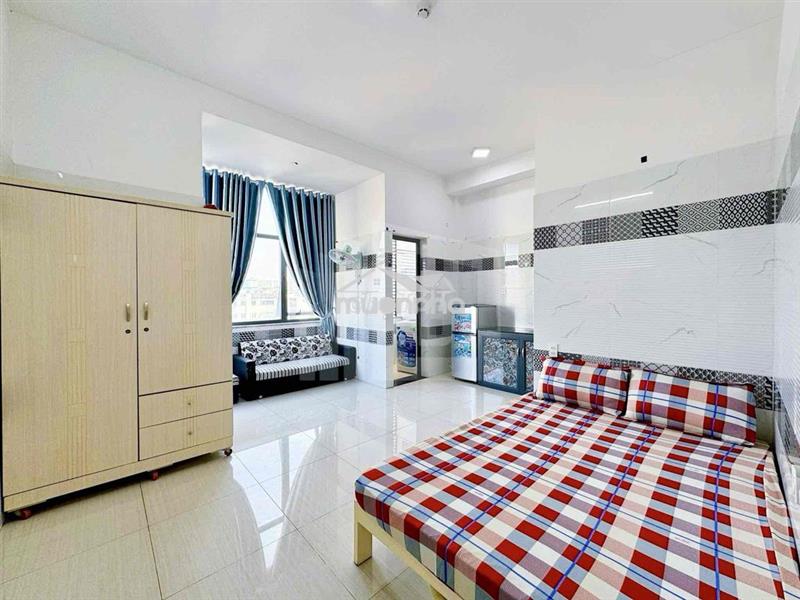 Phòng studio mới xây bancol,giếng trời ngay etown2 cộng hoà gần vaa