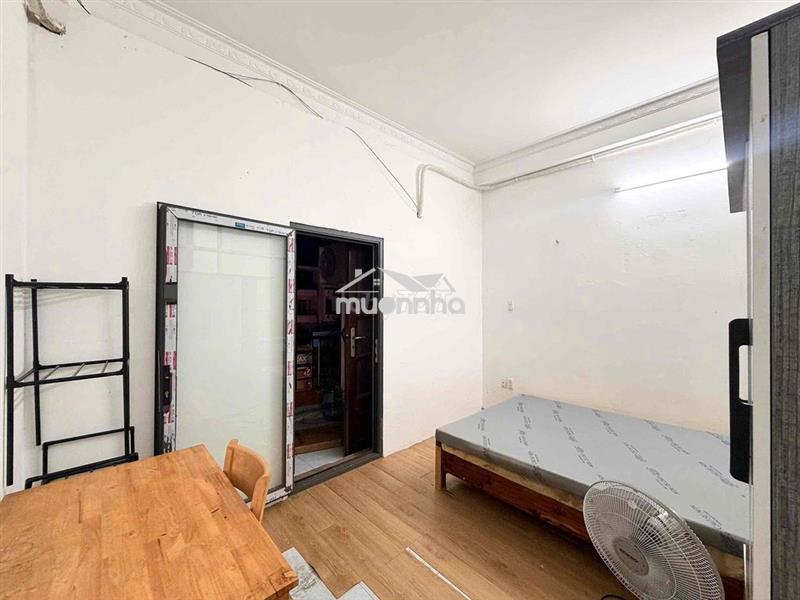 Cho thuê 2 phòng ngủ ban công sát bách khoa quận 10 giá tốt