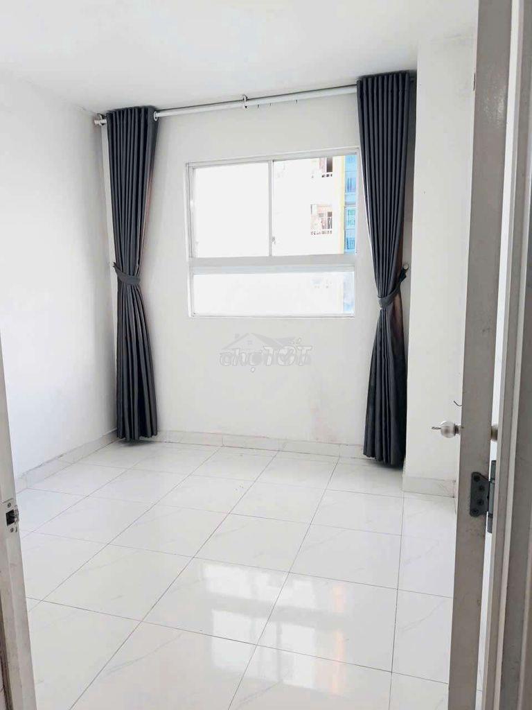 Cho thuê 1pn sen hồng y hình 5tr nhà trống - 3
