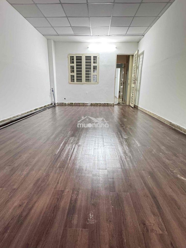 Cho thuê nguyên tầng 3 - nhà mặt tiền - có ban công - 2pn - 1wc - 3