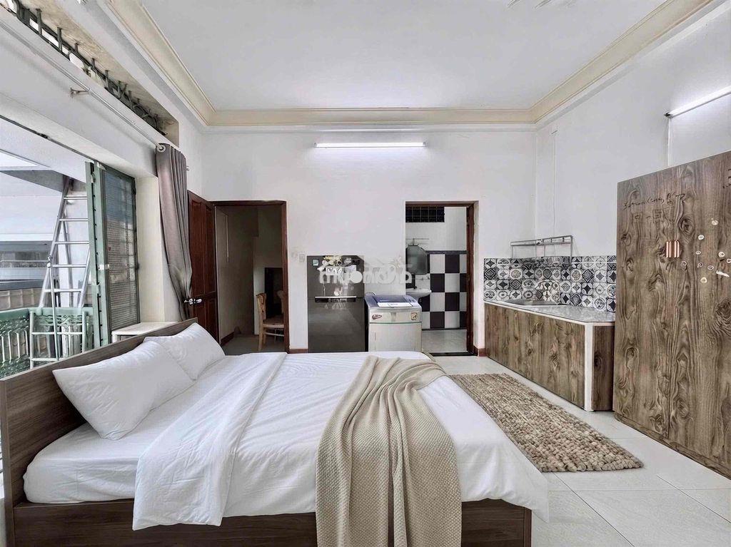 Căn hộ studio full nội thất ban công cực rộng ngay sân bay tsn - Ảnh 2