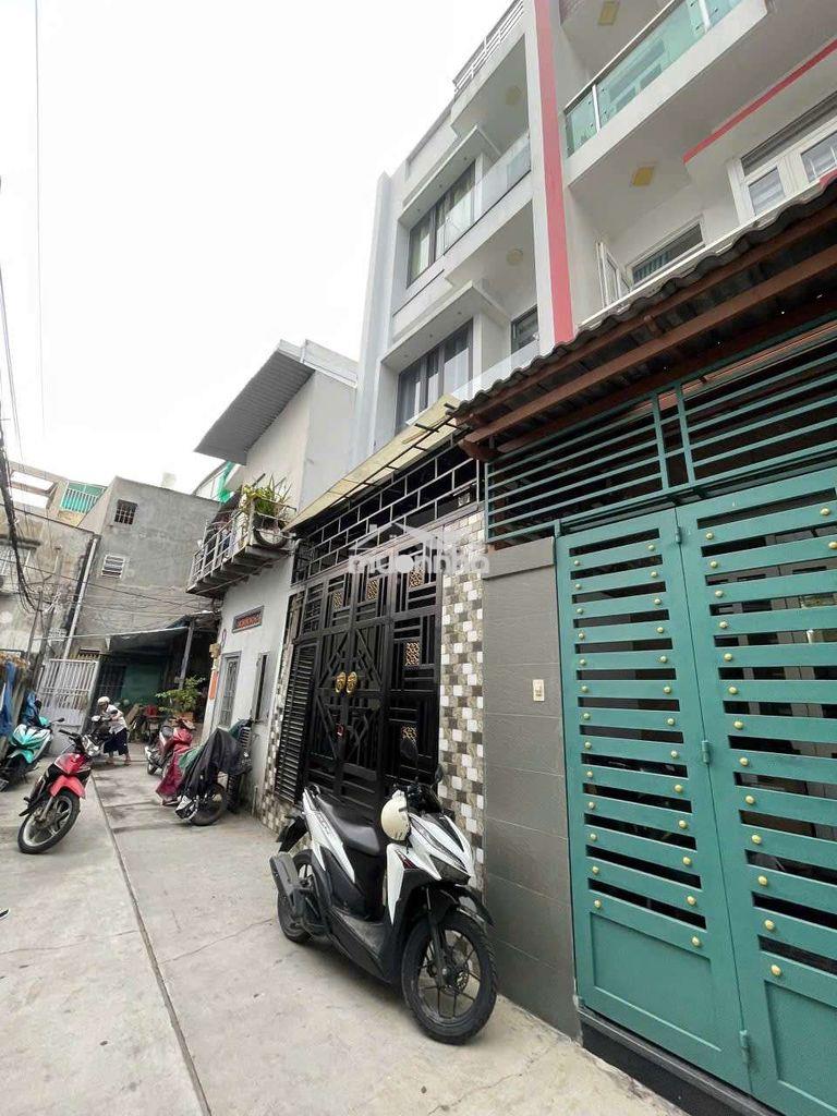 Nhà tỉnh lộ 10 [4x15, 3 lầu, 4pn, 3toilet] 11tr/tháng - 2